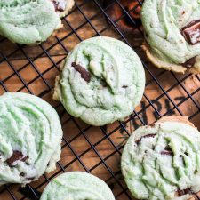 Simple Mint Chocolate Chip Cookies
