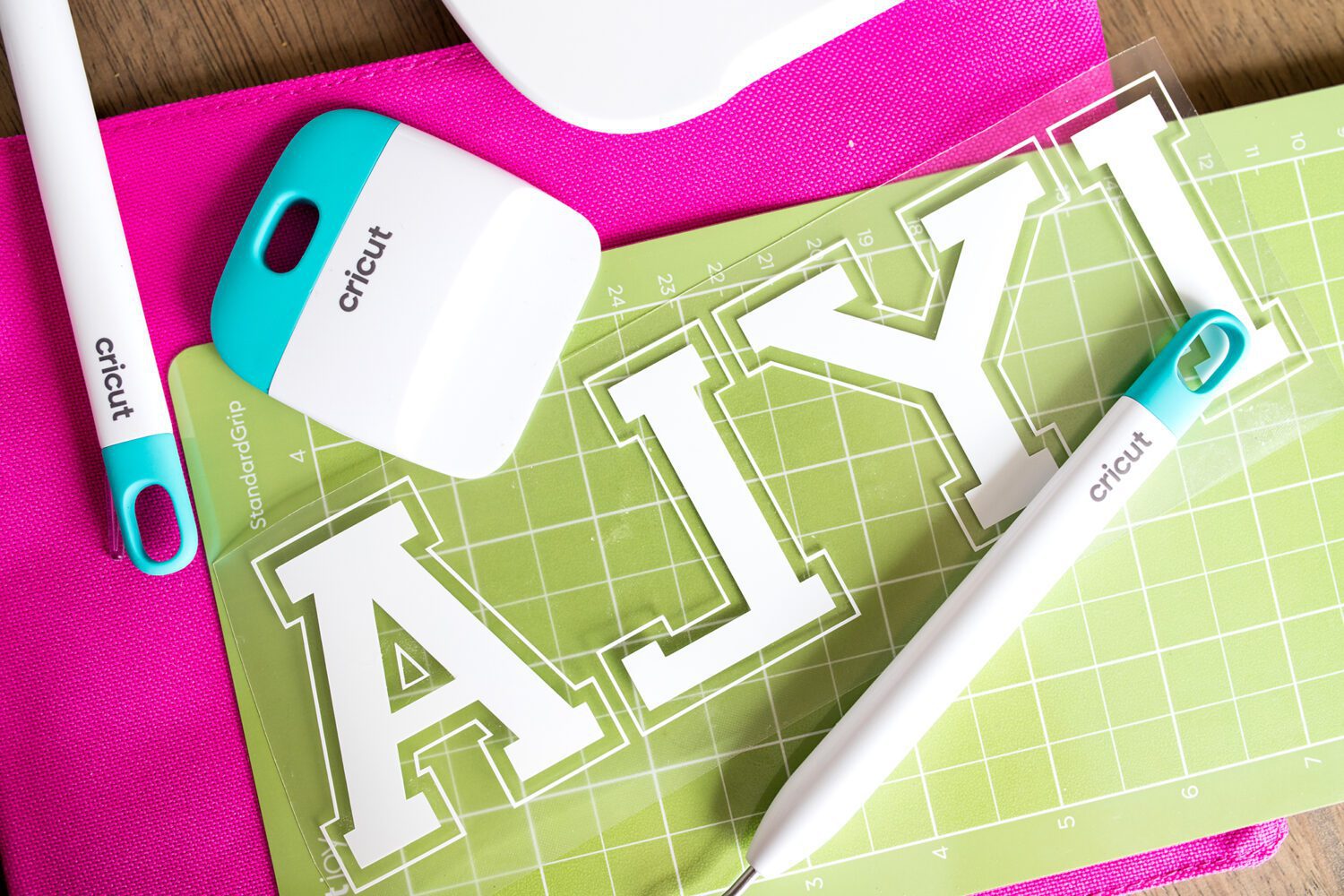 How to Personalize Back-to-School Supplies with Cricut – Sustain