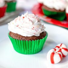 Easy Chocolate Peppermint Cupcakes