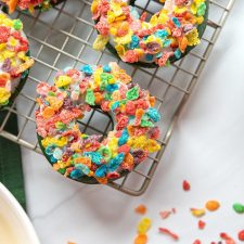 Baked Green Velvet Donuts