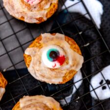 Eyeball Cinnamon Rolls -- Perfect for Halloween